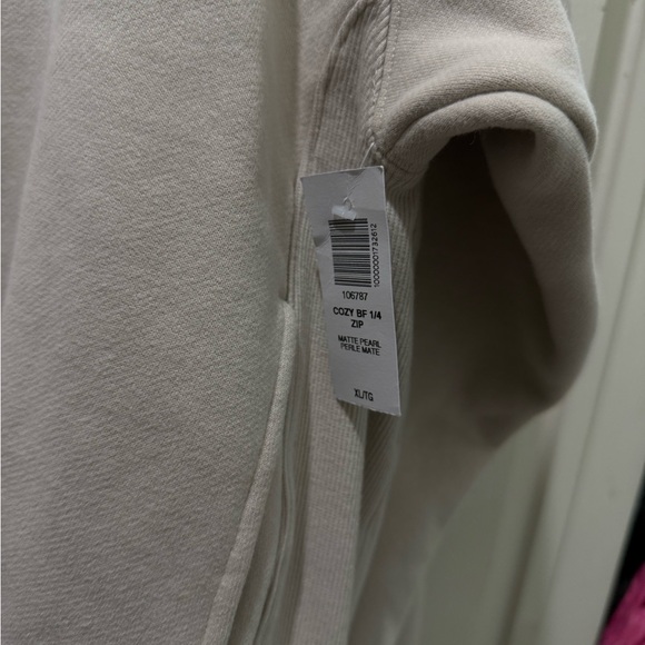 Aritzia TNA Sweatfleece Cozy Fleece Boyfriend 1/2 Zip Sweatshirt - Picture 2 of 9